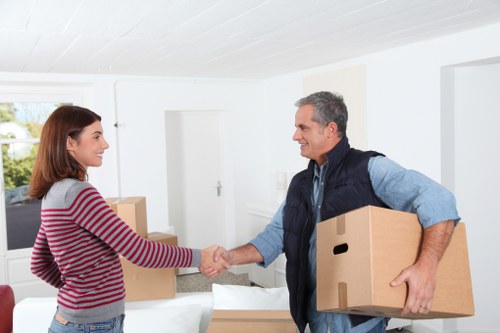 Local house removals service supporting a Bermondsey move