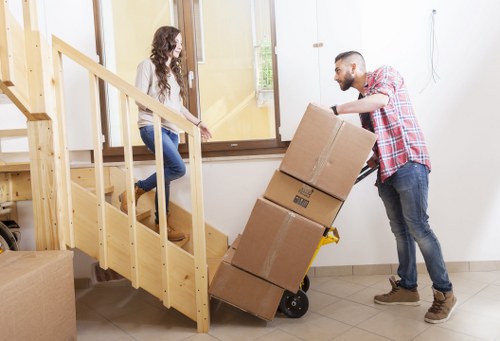 Local removal company completing a careful Bermondsey move